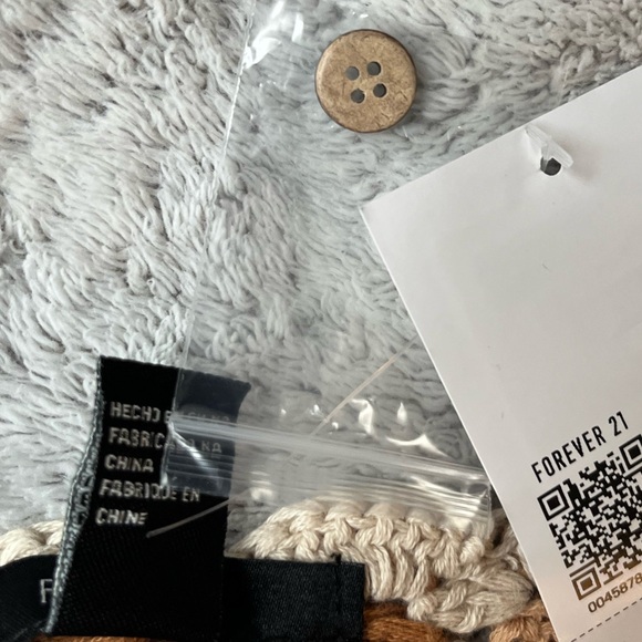 Crocheted Cropped tank top. Button down. NEW WITH TAGS INCLUSION XTRA BUTTON - Picture 7 of 7